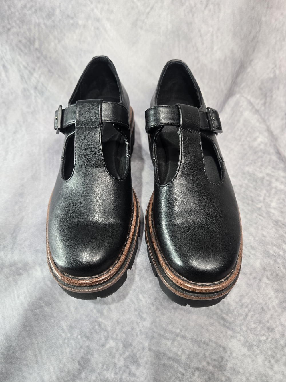 Korks Vega Mary Jane Loafers in black